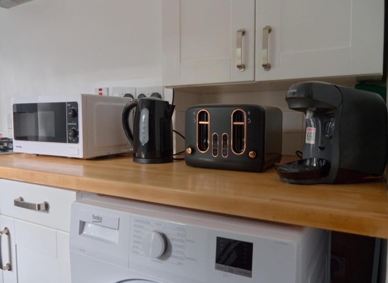 Lovely Large London Apartment Near Stratford Exterior photo