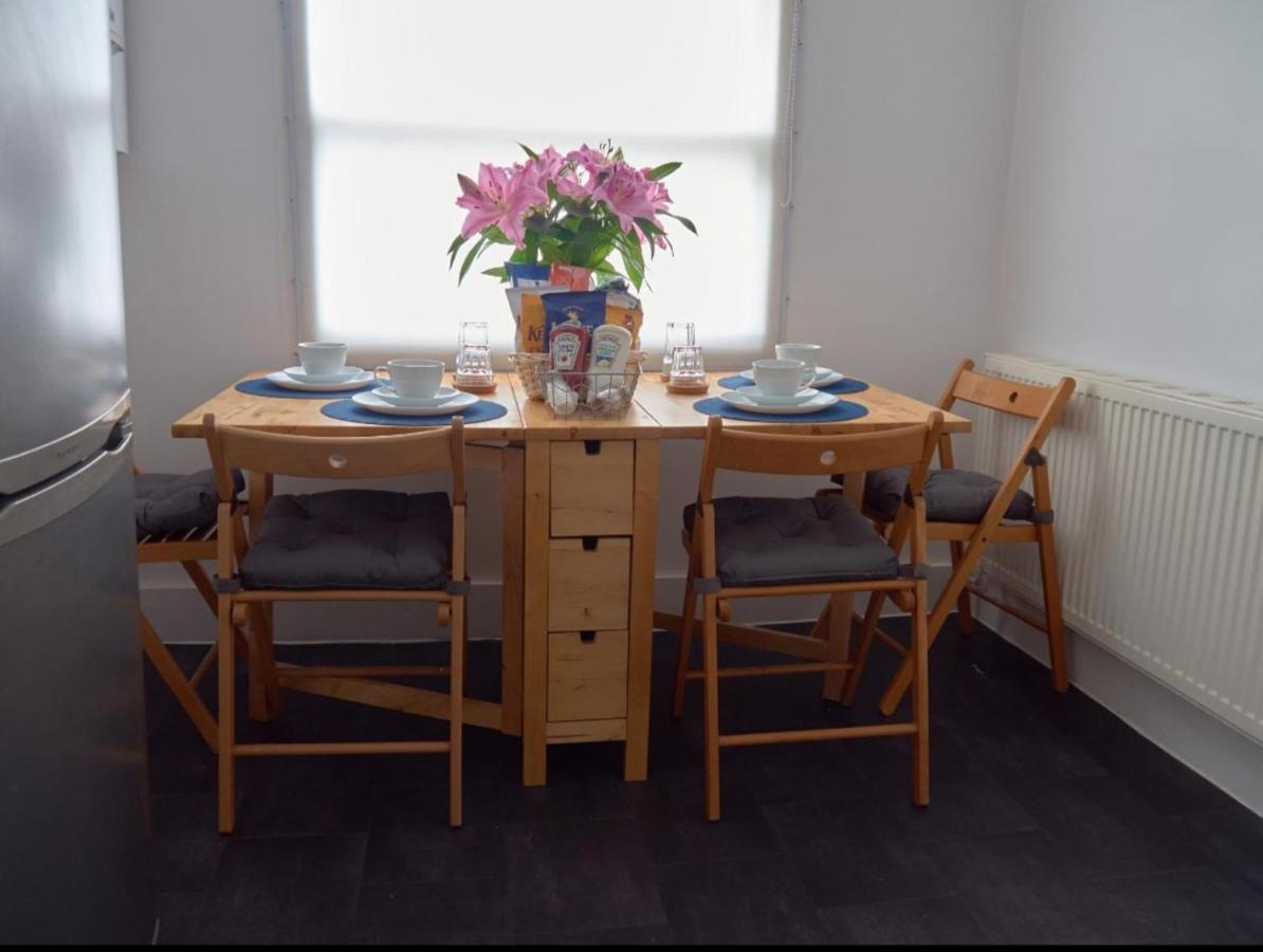 Lovely Large London Apartment Near Stratford Exterior photo