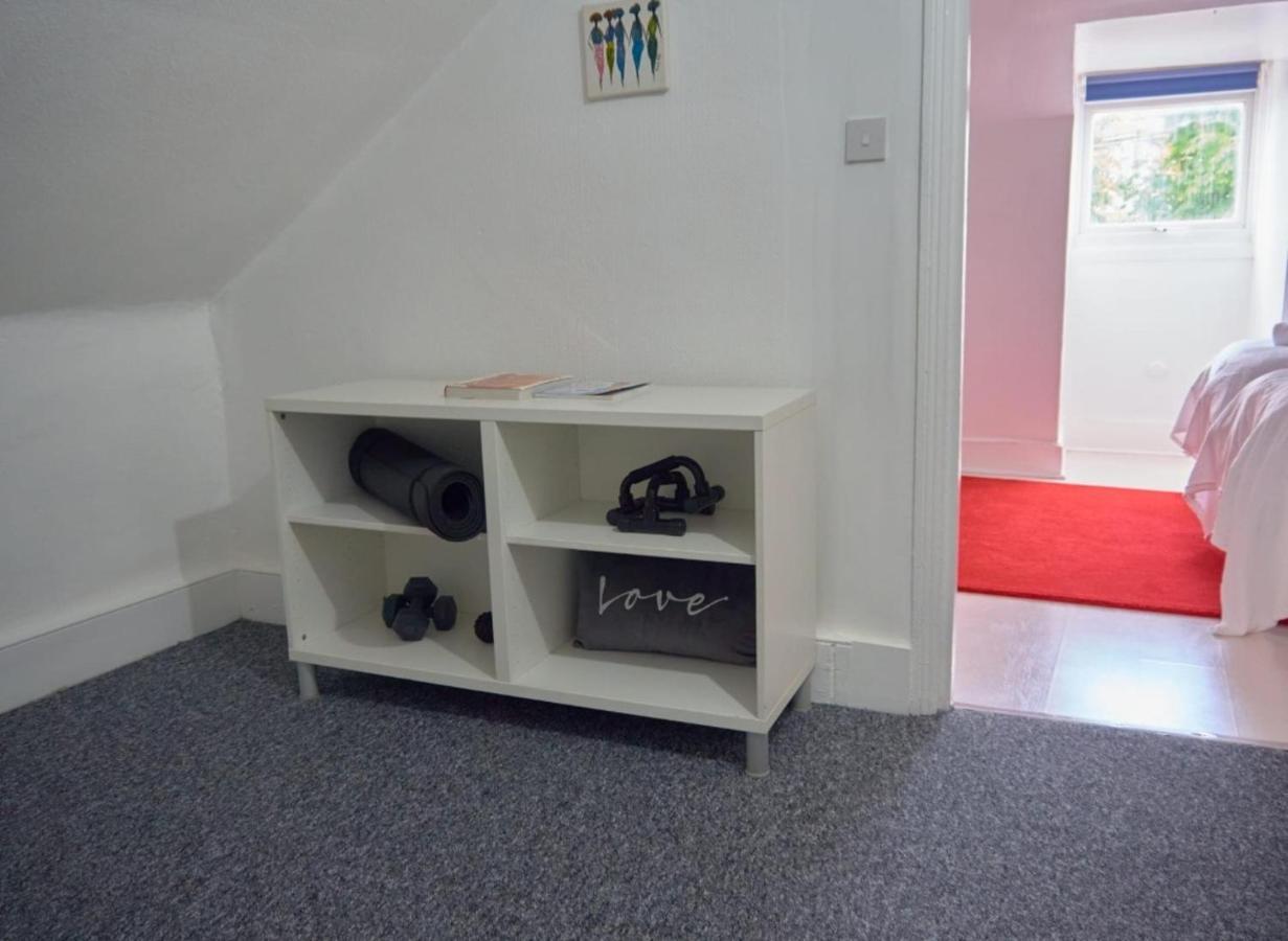 Lovely Large London Apartment Near Stratford Exterior photo